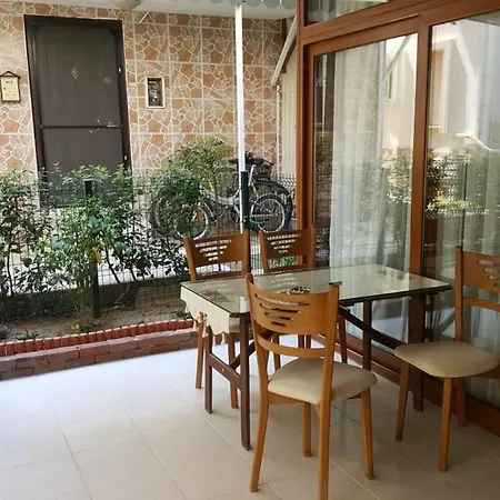 Eski Foca'da Triplex