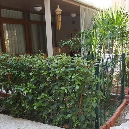 Eski Foca'da Triplex فوكا