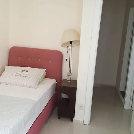 Eski Foca'da Triplex فيلة